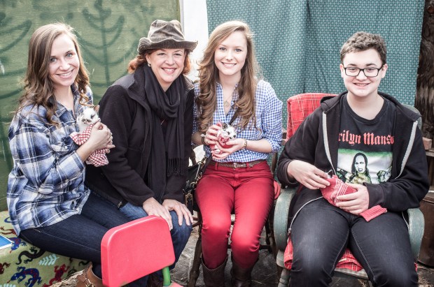 Christmas Tree & Family - Jackietara blog