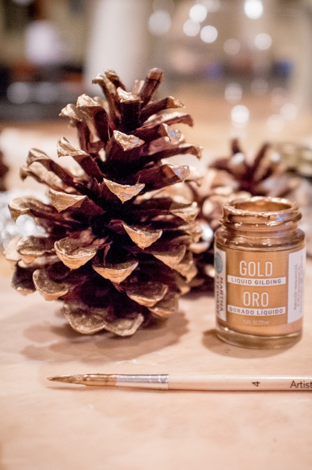 DIY Gold Dipped Pine Cones - Jackietara blog